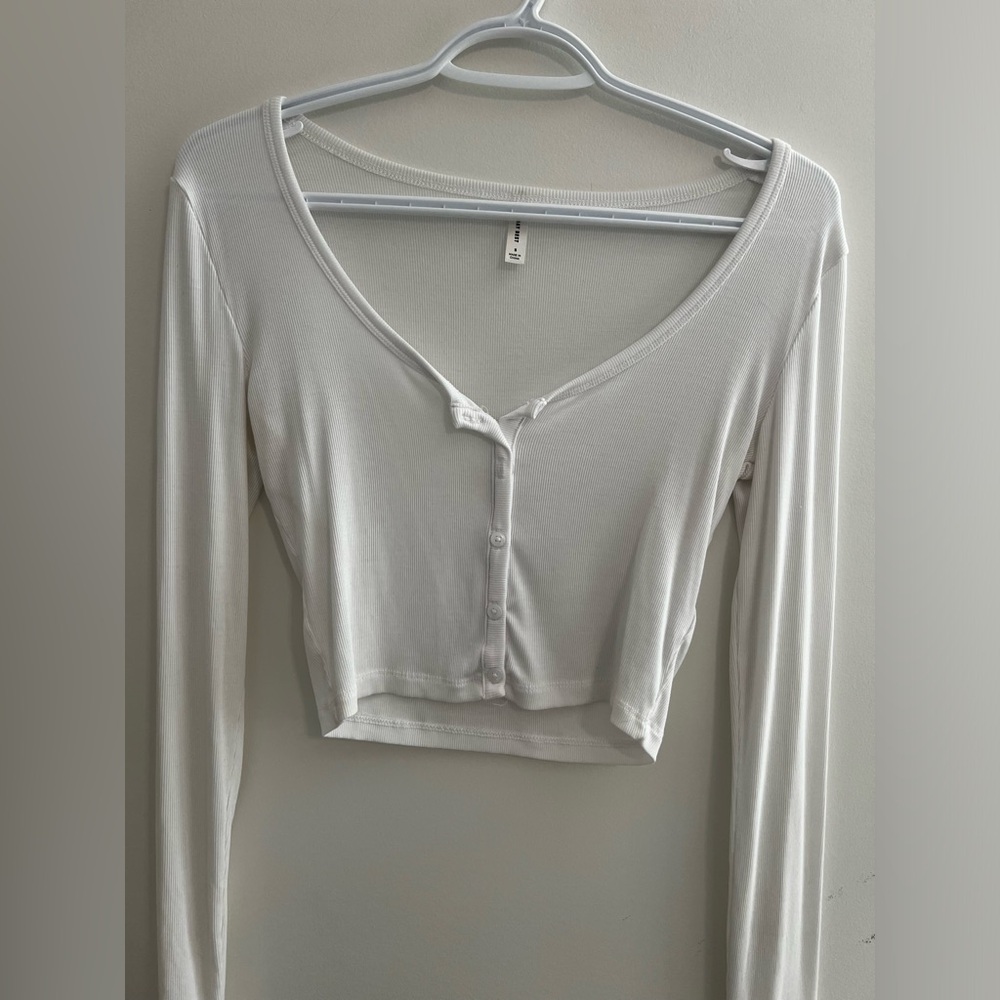 Aritzia Sunday Best long sleeve button shirt